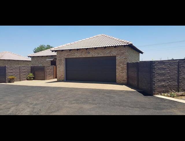 3 BEDROOM CLUSTER FOR SALE IN MEYERTON SOUTH